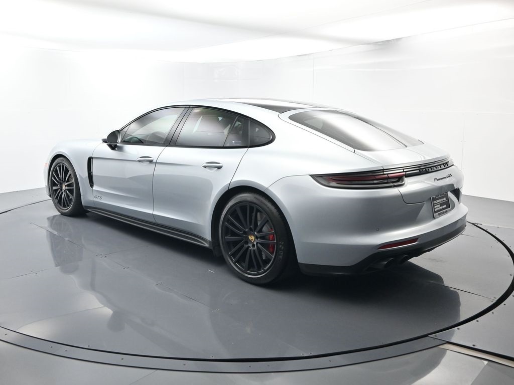 2020 Porsche Panamera GTS photo 2
