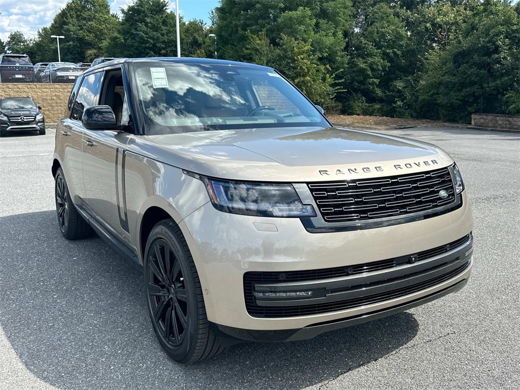 2025 Land Rover Range Rover SE photo 10