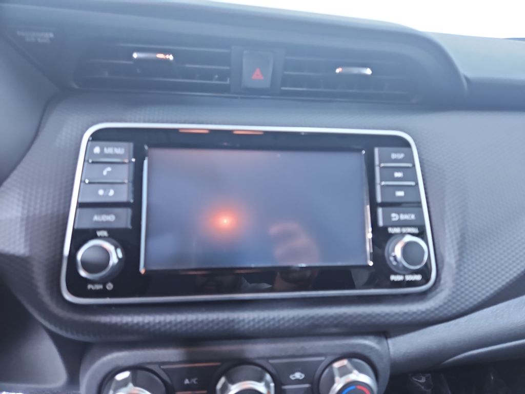 2024 Nissan Kicks S photo 17