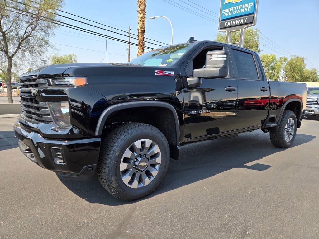2025 Chevrolet Silverado 2500HD Custom photo 2