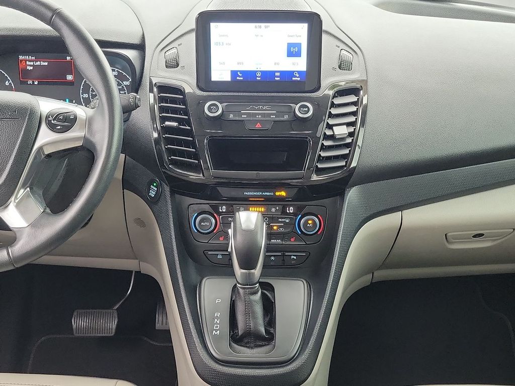 2022 Ford Transit Connect Titanium photo 25