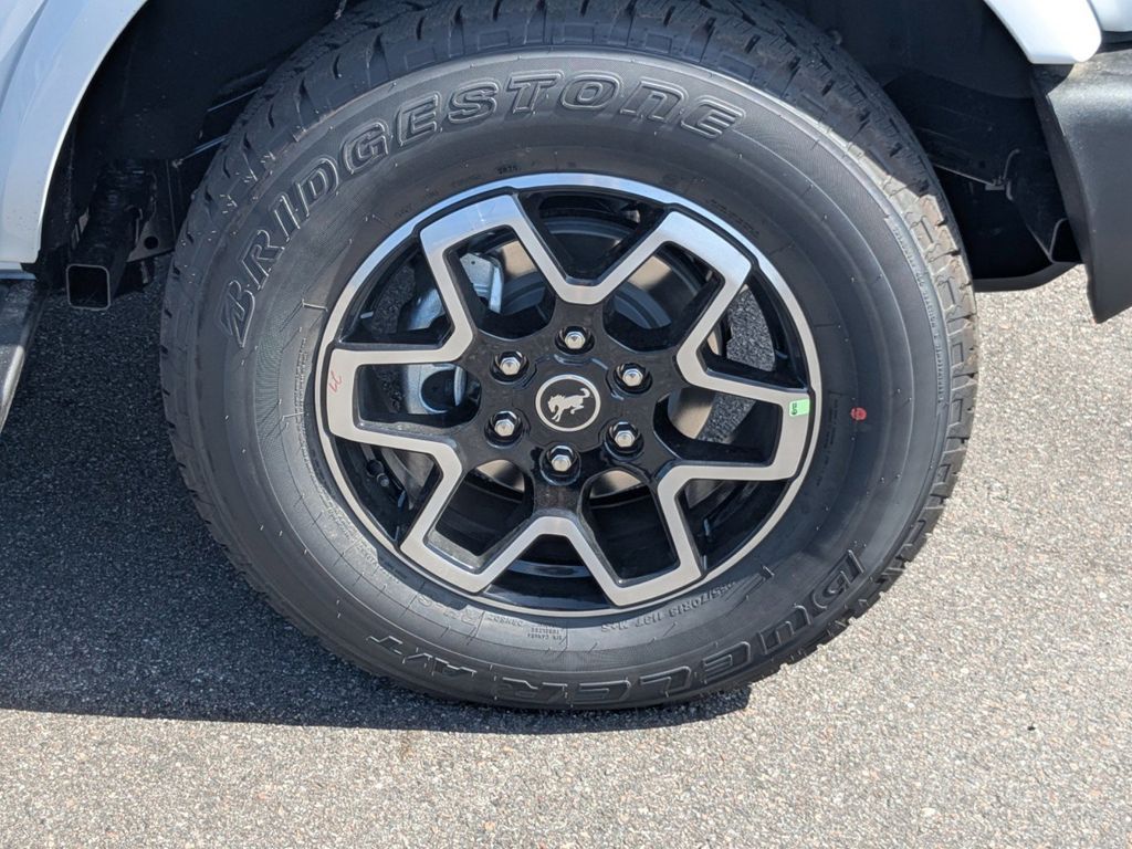 2025 Ford Bronco Outer Banks photo 11