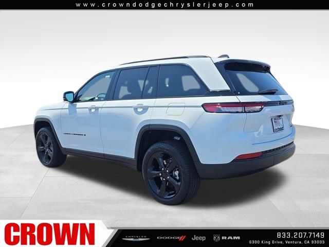 2025 Jeep Grand Cherokee Limited photo 3