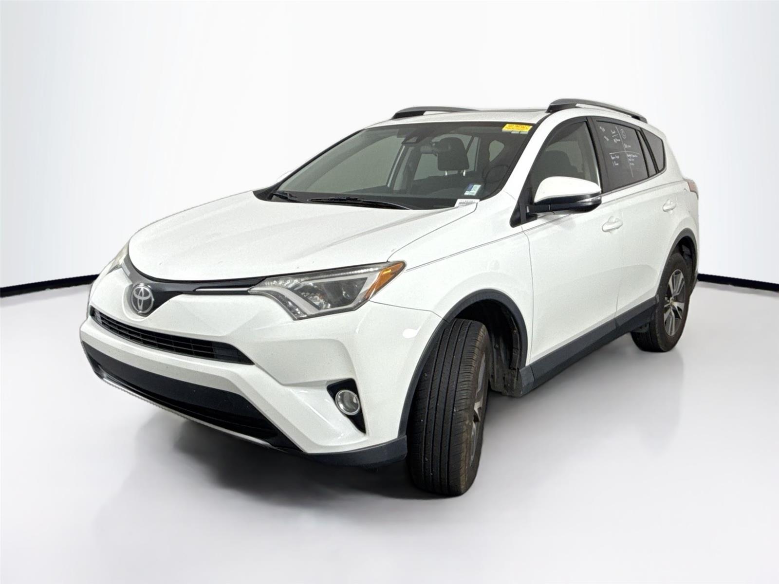 2018 Toyota RAV4 XLE photo 2