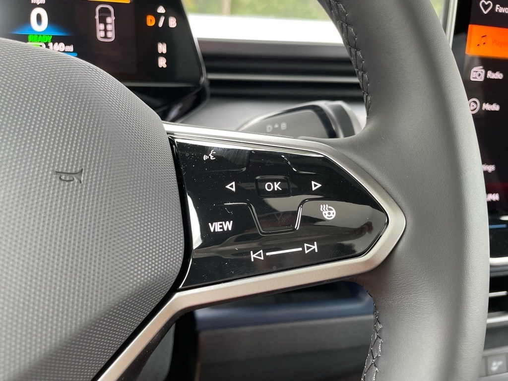 2025 Volkswagen ID. Buzz Pro Plus photo 8
