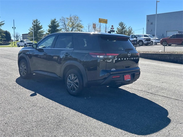 2025 Nissan Pathfinder S photo 4