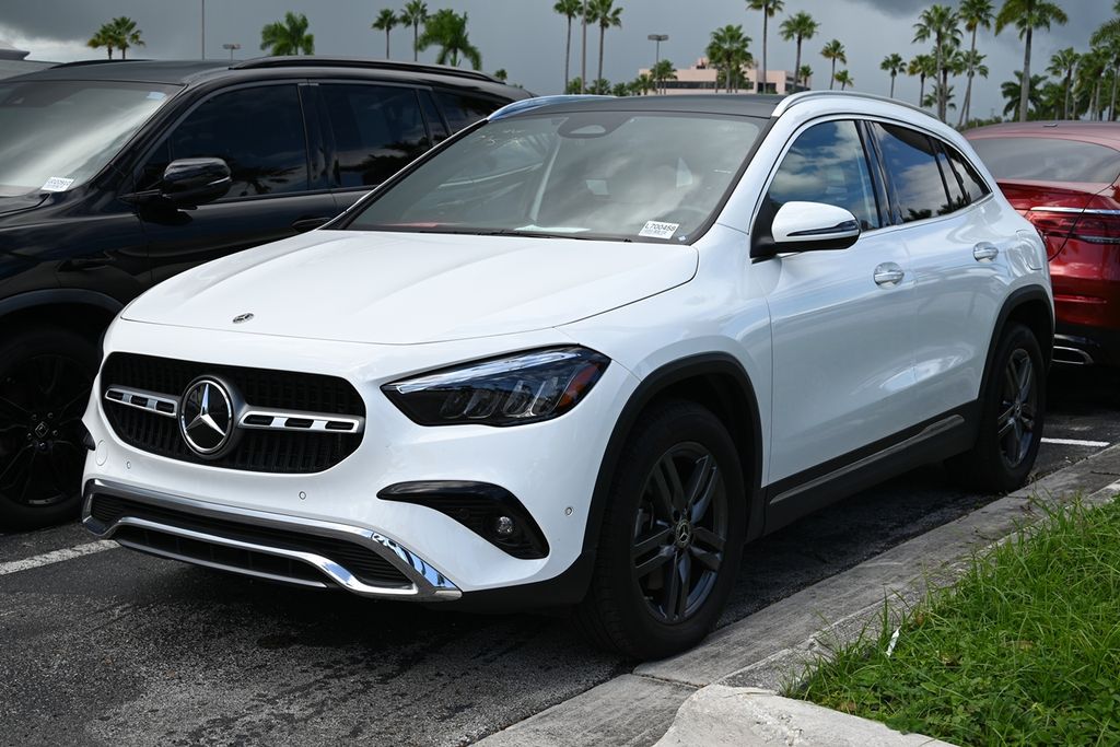 2025 Mercedes Benz GLA 250 photo 2