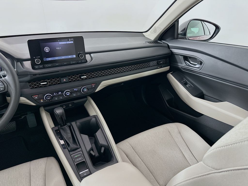 2025 Honda Accord 1.5T SE photo 24