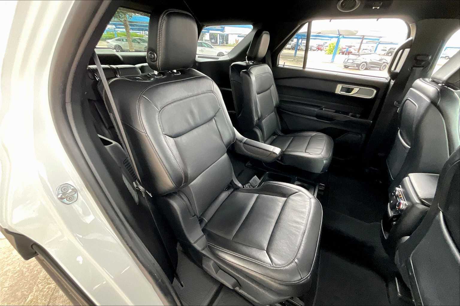 2020 Ford Explorer Limited photo 15
