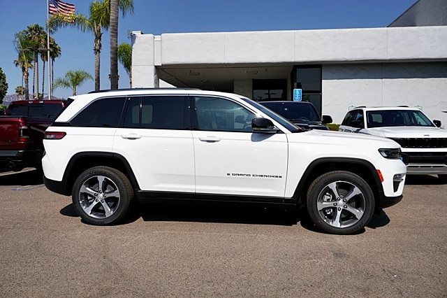 2023 Jeep Cherokee 4xe photo 7