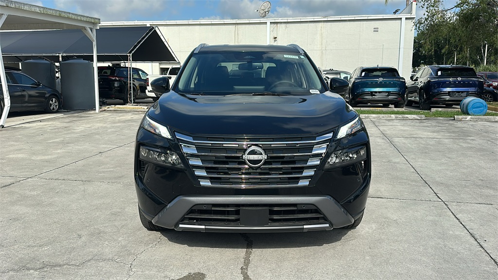 2025 Nissan Rogue SL photo 2