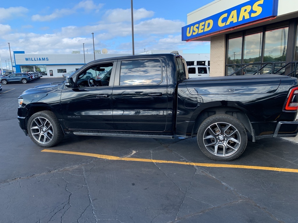 2021 Ram 1500 Sport photo 2