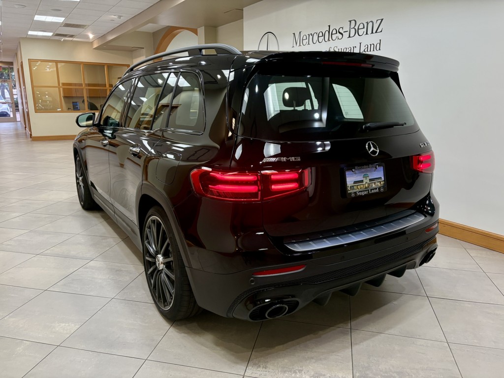 2025 Mercedes Benz GLB AMG 35 4MATIC photo 3