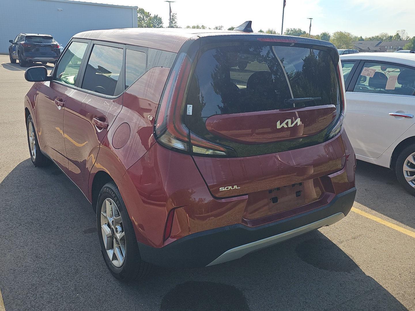 2023 Kia Soul LX photo 4