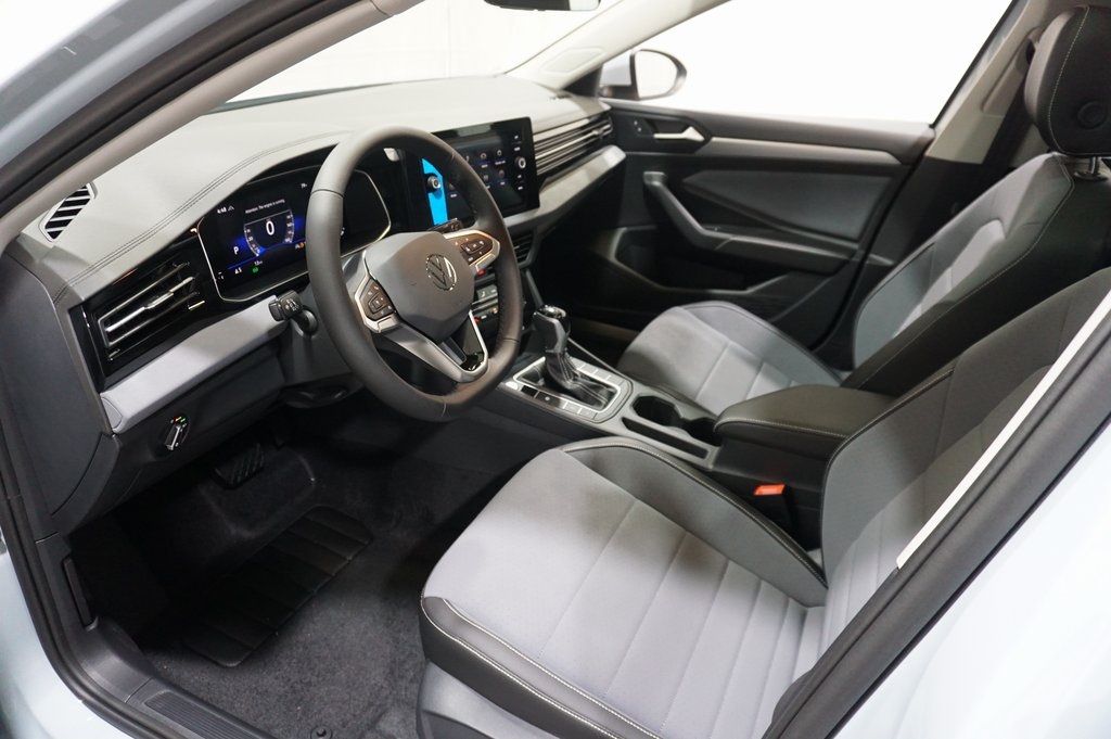 2025 Volkswagen Jetta 1.5T SE photo 8