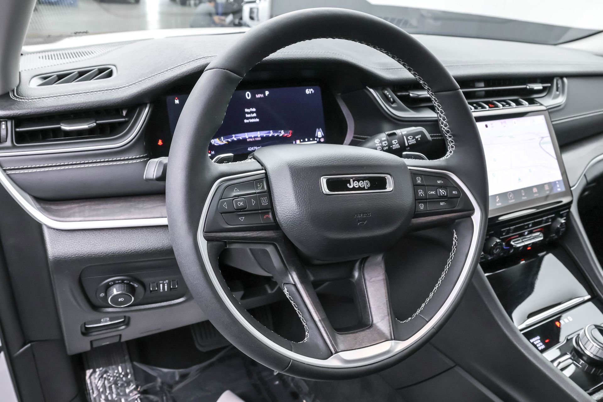 2024 Jeep Grand Cherokee Limited photo 11