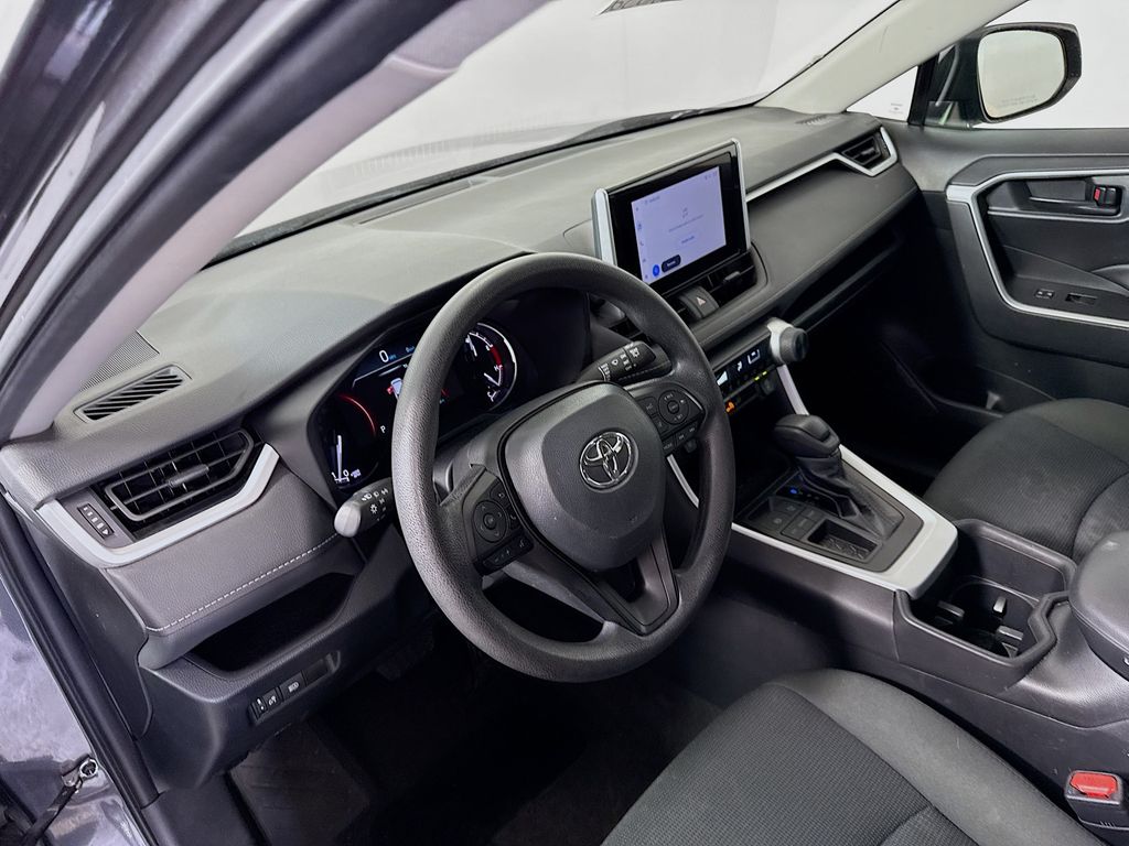2024 Toyota RAV4 LE photo 9
