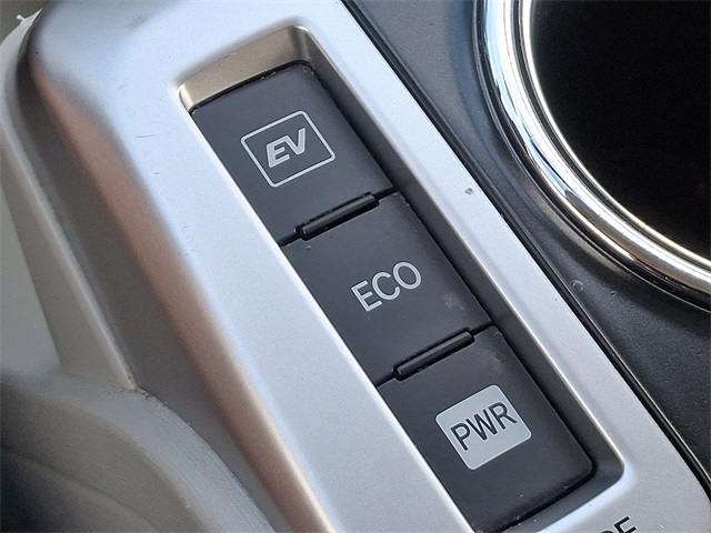 2012 Toyota Prius V Three photo 23