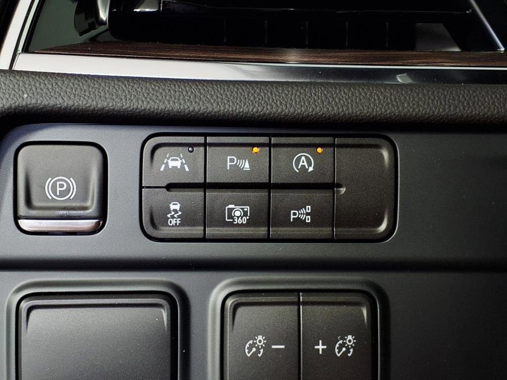 2025 Chevrolet Tahoe LT photo 8