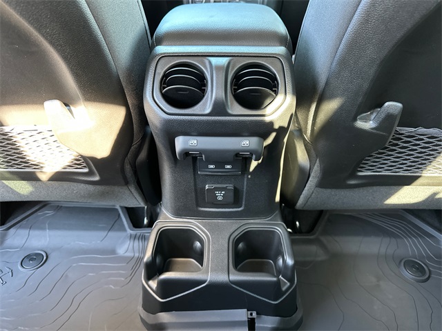 2025 Jeep Gladiator Mojave photo 12