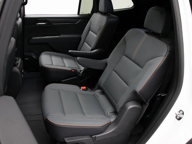 2026 Gmc Acadia AT4 photo 10