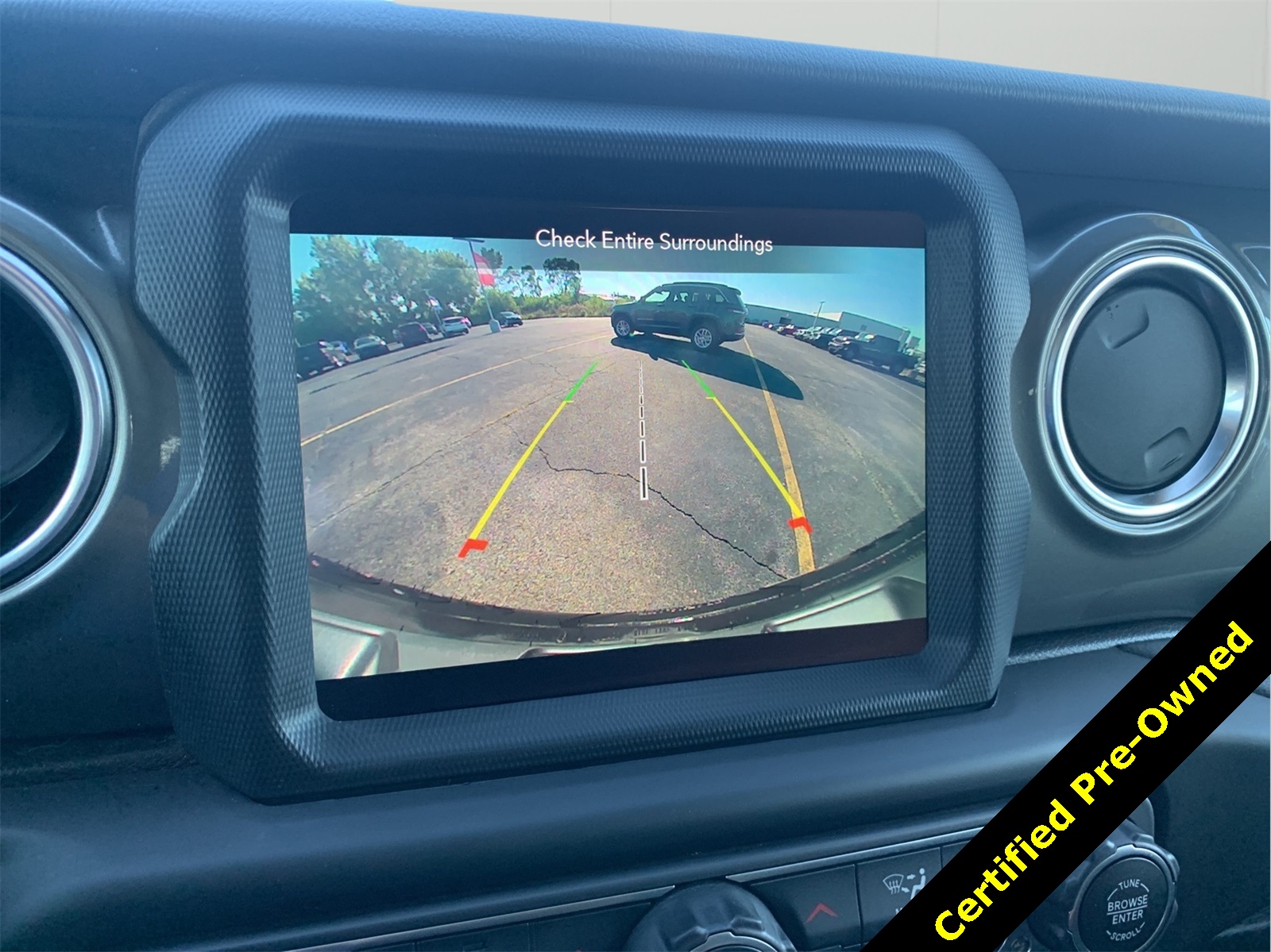 2021 Jeep Wrangler Unlimited Sahara photo 18