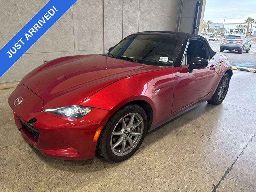 2016 Mazda MX-5 Miata Sport's photo