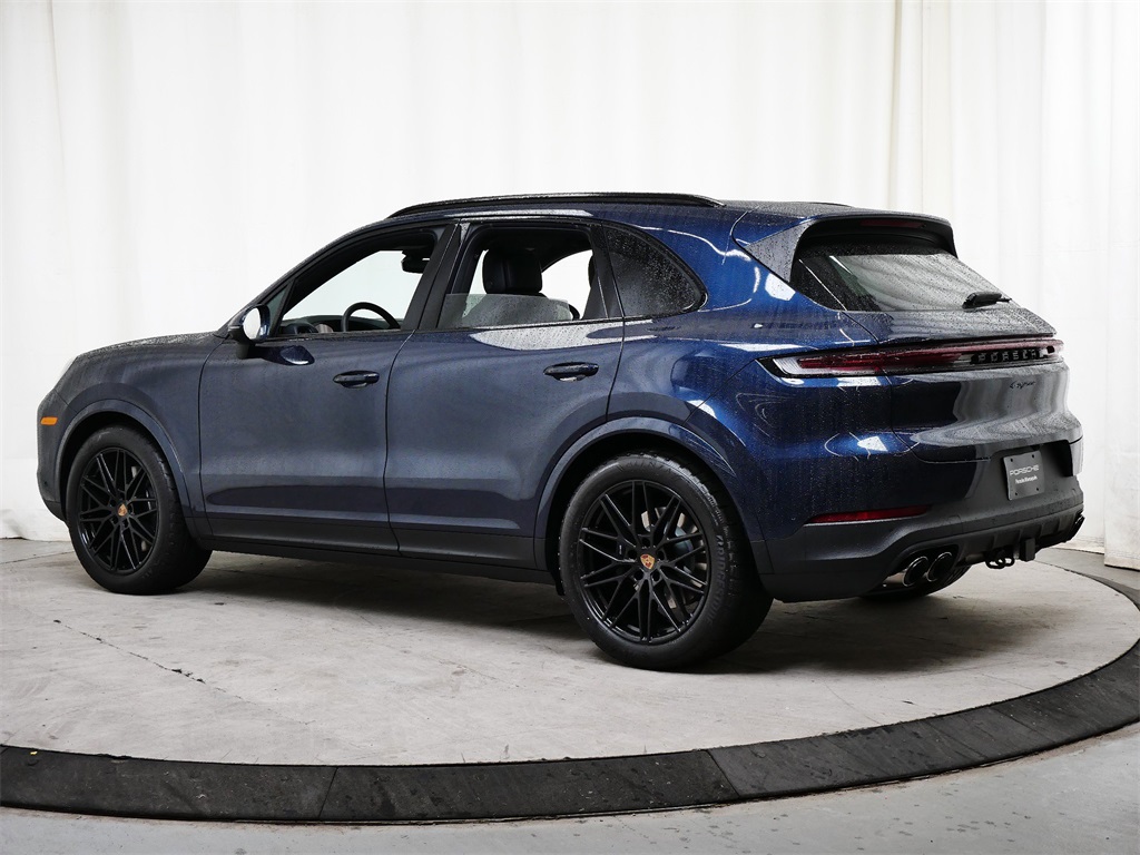 2025 Porsche Cayenne Base photo 3