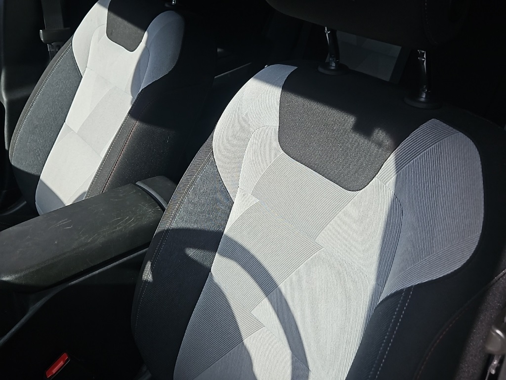 2024 Chevrolet Trax photo 2