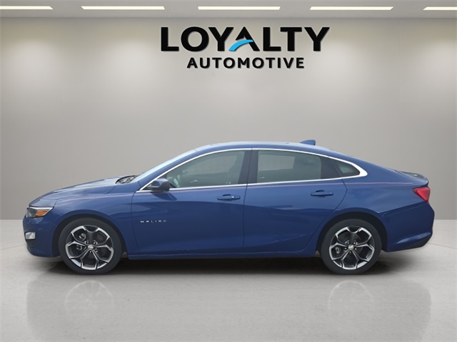 2023 Chevrolet Malibu 1LT photo 2