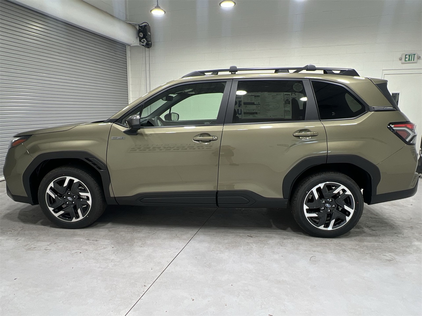 2025 Subaru Forester Premium photo 5