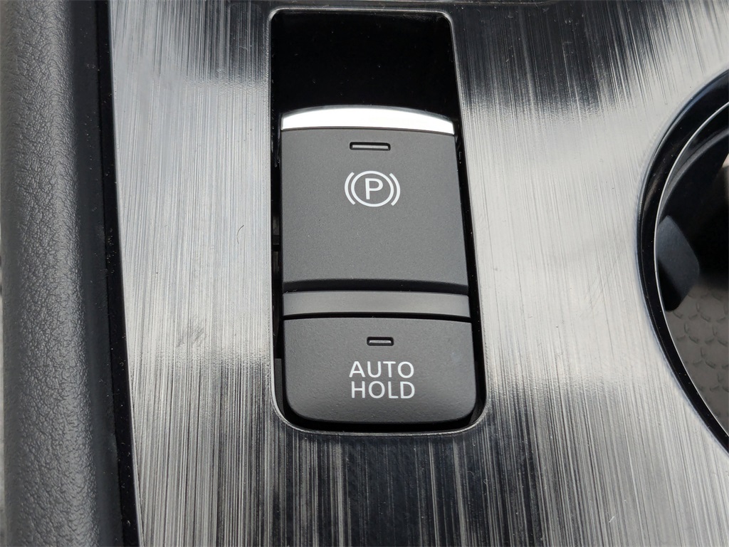 2025 Nissan Rogue SV photo 28