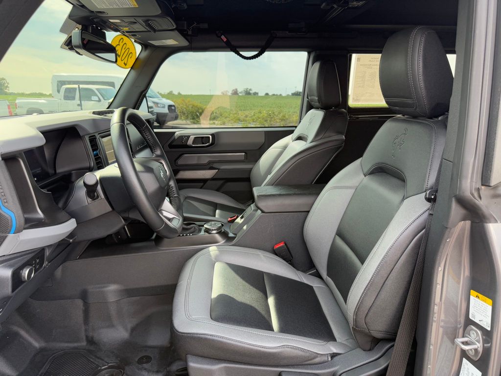 2023 Ford Bronco Black Diamond photo 4
