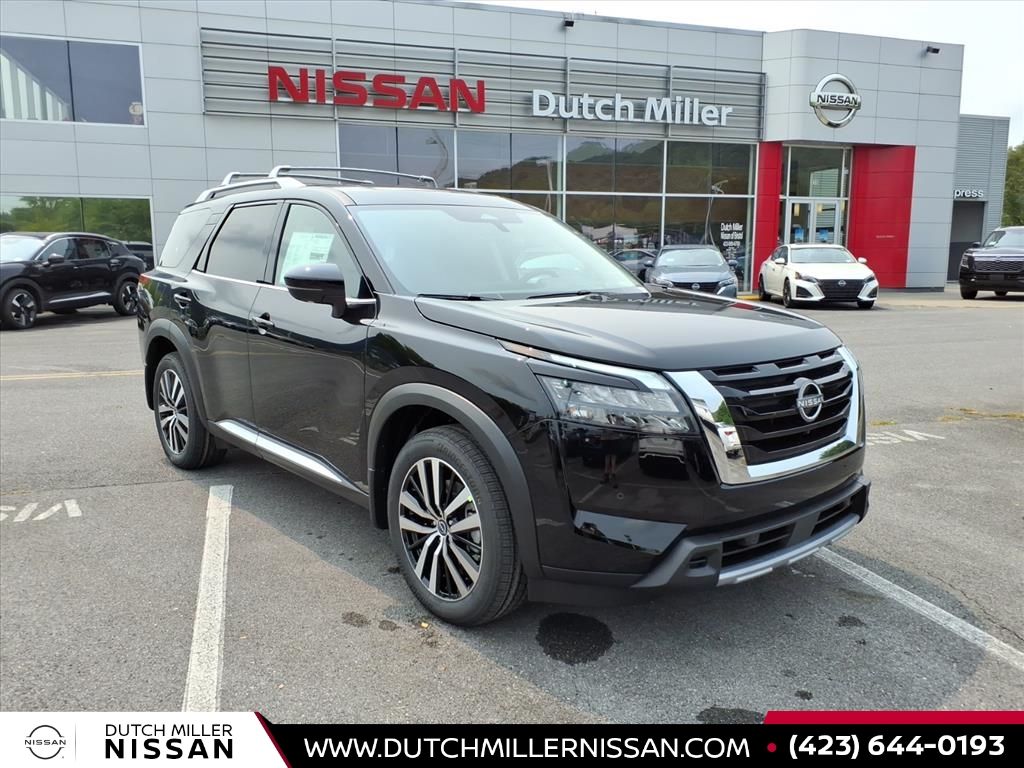 2025 Nissan Pathfinder Platinum's photo