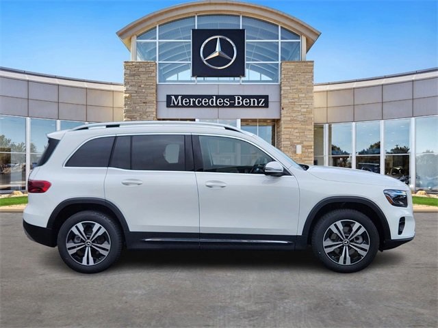 2025 Mercedes Benz GLB 250 4MATIC photo 4