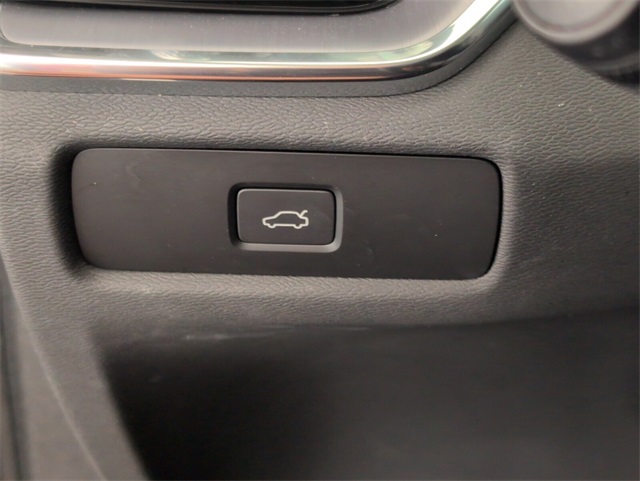 2023 Volvo S60 B5 Core photo 23