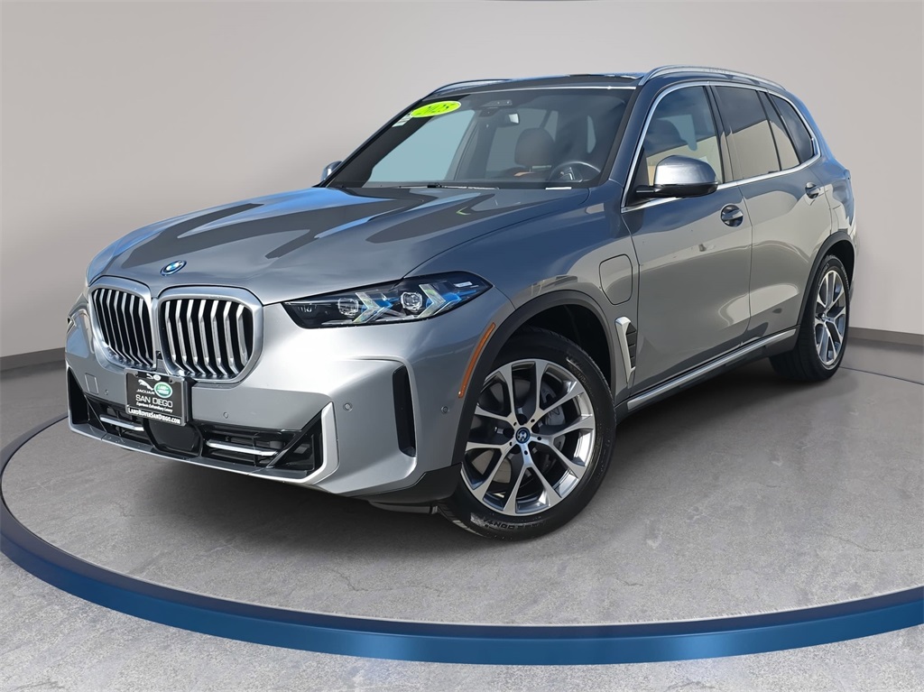 2025 BMW X5 50e's photo