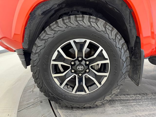 2017 Toyota Tacoma SR5 TRD Sport photo 10