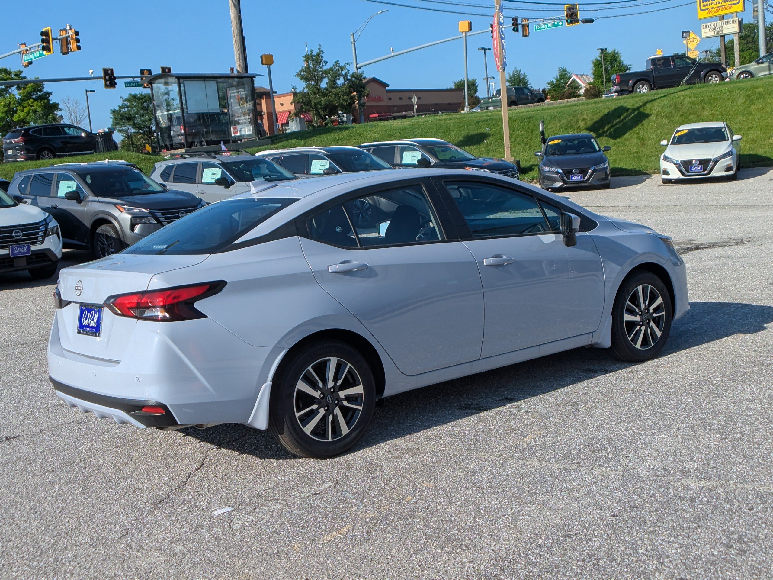 2025 Nissan Versa 1.6 SV photo 23