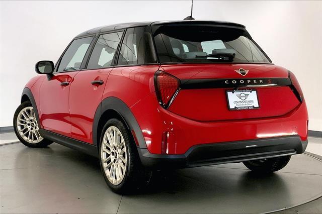 2025 Mini Cooper S Hardtop photo 10