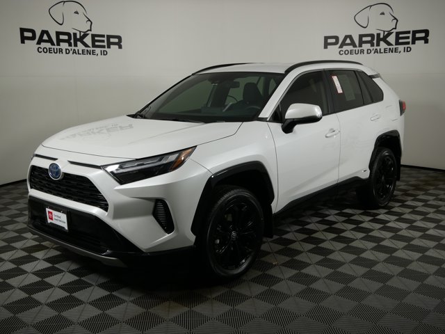 2023 Toyota RAV4 SE's photo