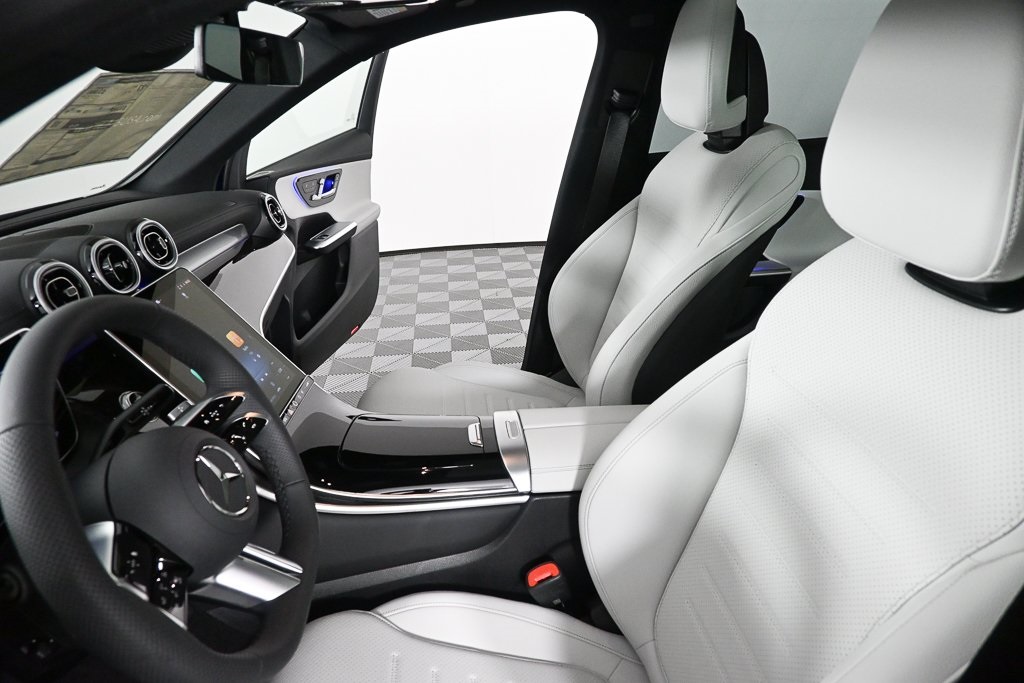 2026 Mercedes Benz GLC 300 photo 6