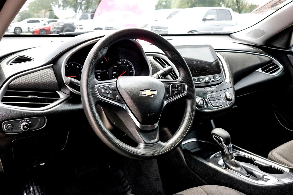 2025 Chevrolet Malibu 1LT photo 15