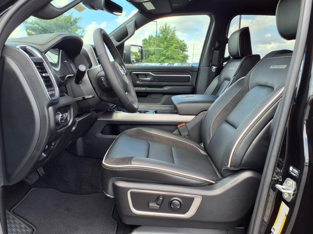 2025 Ram 1500 Laramie photo 3