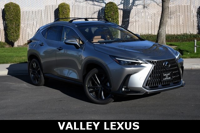 2026 Lexus NX PHEV 450h+'s photo