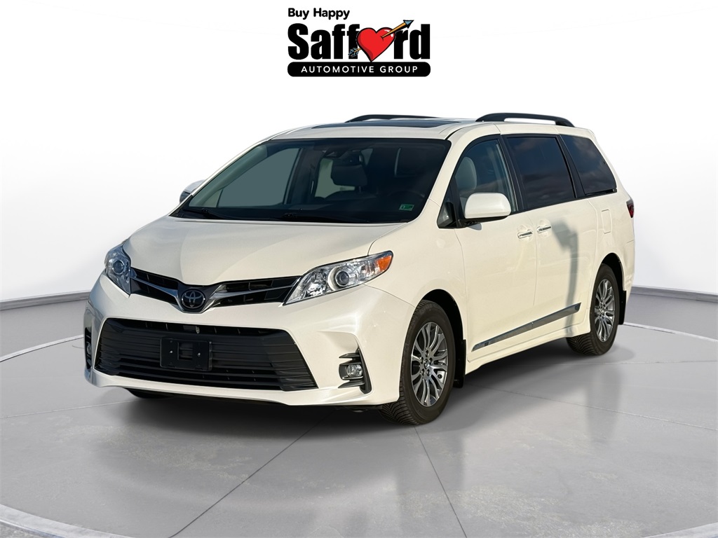 2020 Toyota Sienna XLE's photo