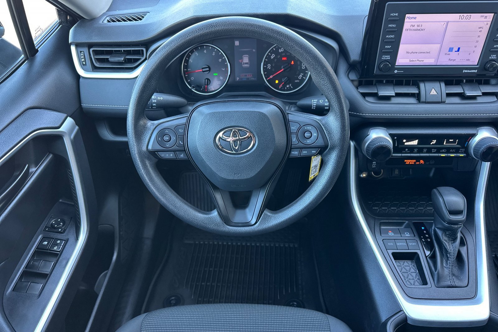 2022 Toyota RAV4 LE photo 15