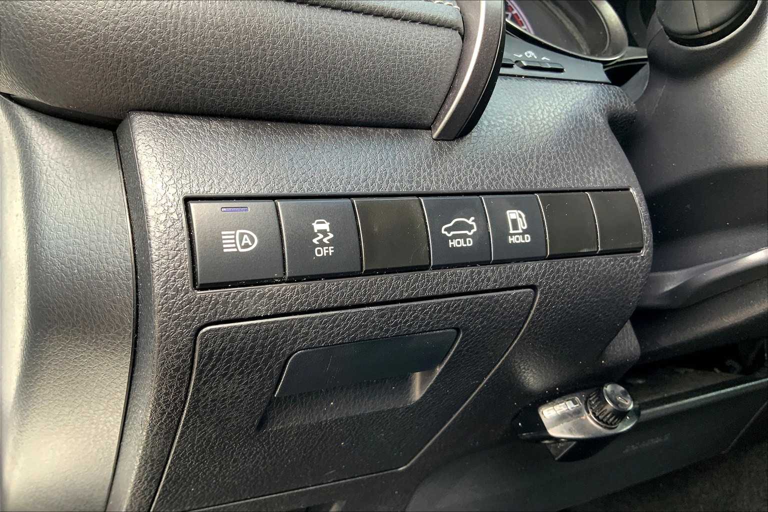 2022 Toyota Camry SE photo 28