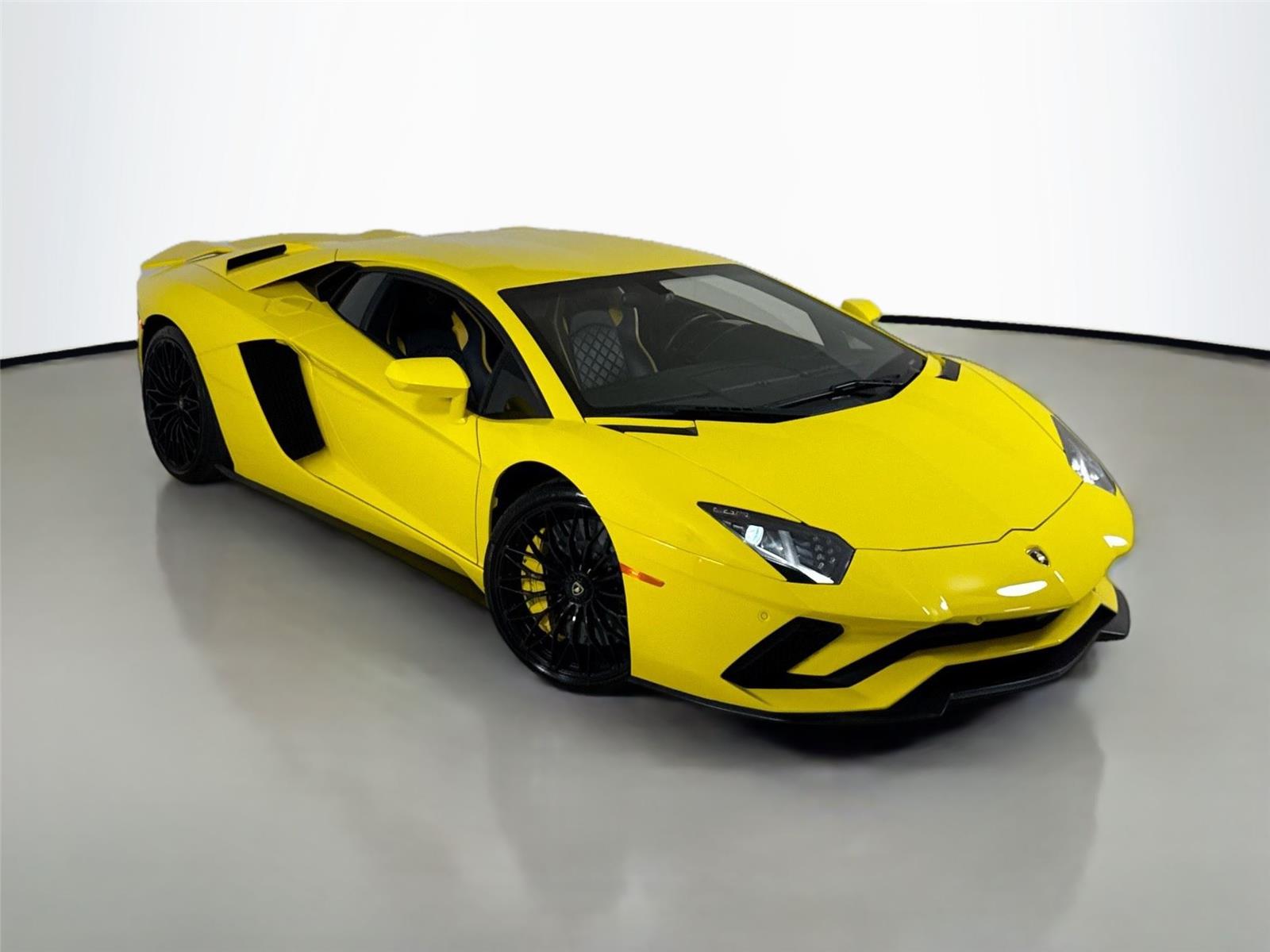 2018 Lamborghini Aventador photo 34