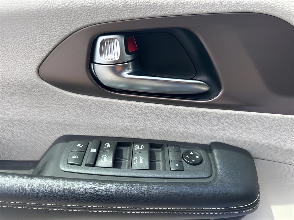 2021 Chrysler Voyager LX photo 24